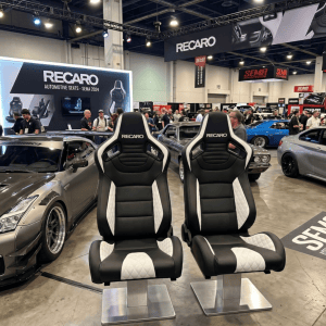 PAR BUTACAS RECLINABLES RECARO ADVANCE CUERO NEGRO-BLANCO